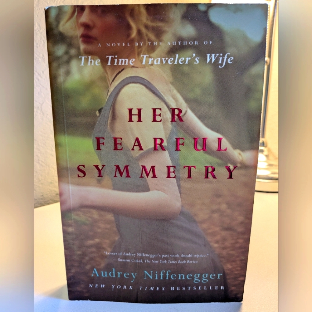 Her Fearful Symmetry Book by Audrey Niffenegger Paperback Great Condition